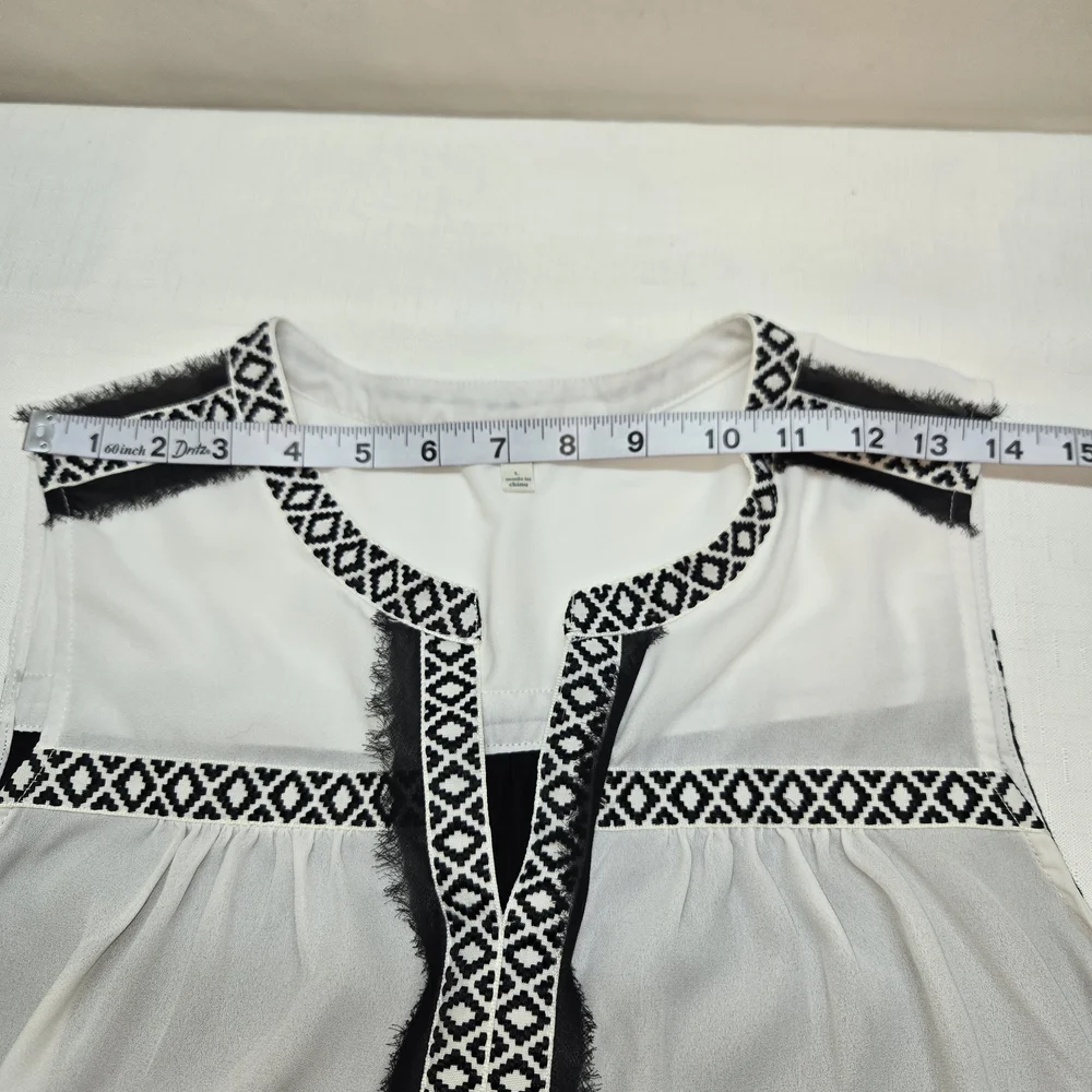 Daniel Rainn Black and White Geometric Trim Blouse